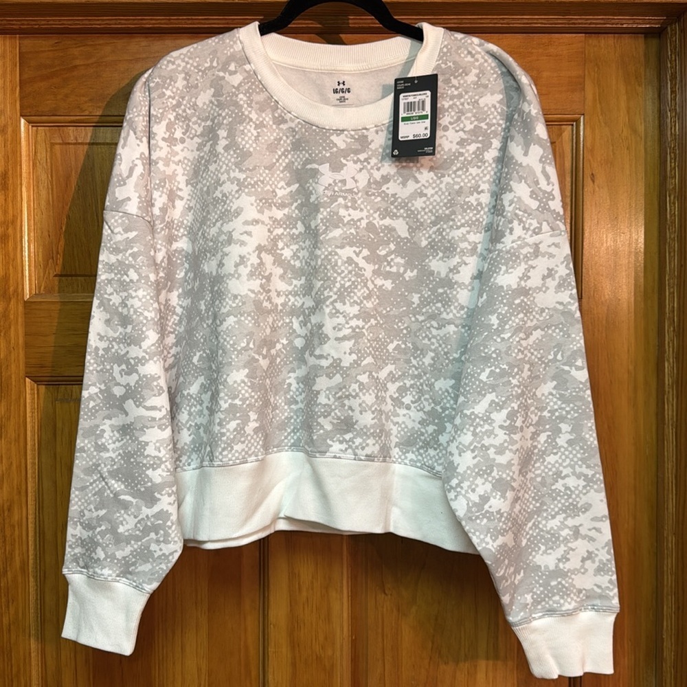 NWT Women's UA Rival Fleece Camo Crew - White / Gray - Cropped loose fit - XL